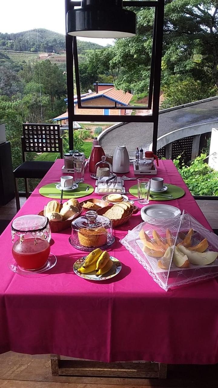 Pitaya Suites Cunha Bagian luar foto